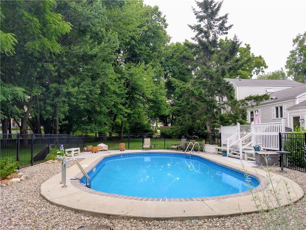 Primary Photo - 63 Bulkley Ave N
