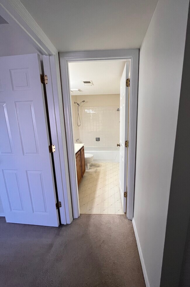 Foto del edificio - 1332 Holgate Dr