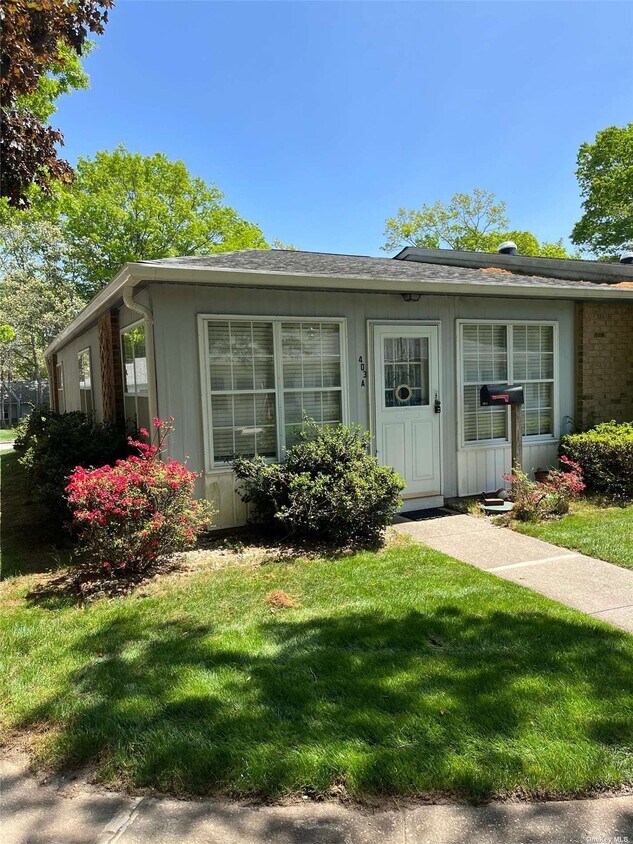 403 Woodbridge Dr, Ridge, NY 11961 House Rental in Ridge, NY