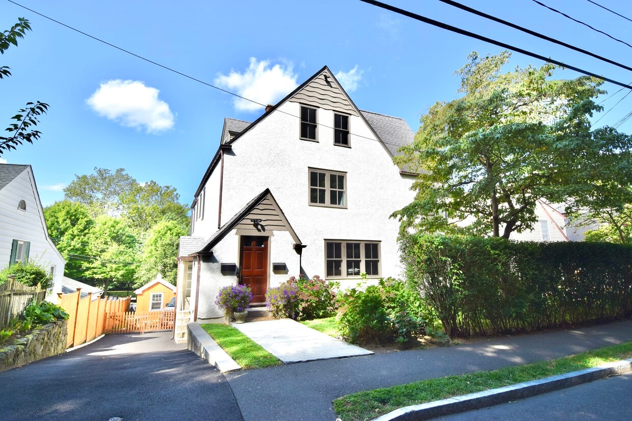Front of House - 6 Pemberwick Rd
