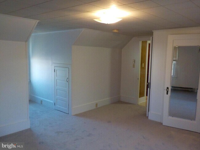 Building Photo - 172 Stewart Rd