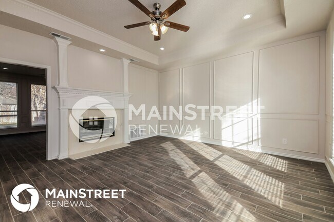 Building Photo - 2801 Willow Ridge Dr