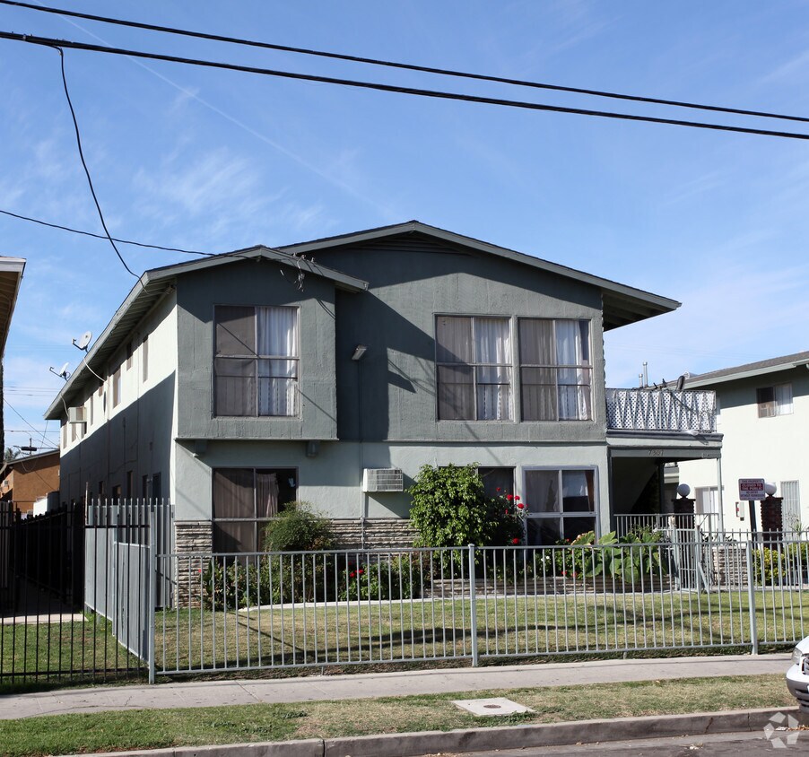 Primary Photo - 7307 Variel Ave