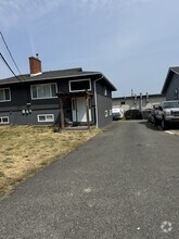 Building Photo - 914 Shearwater St