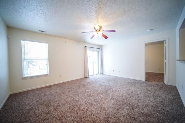 Building Photo - 10414 Kensil St