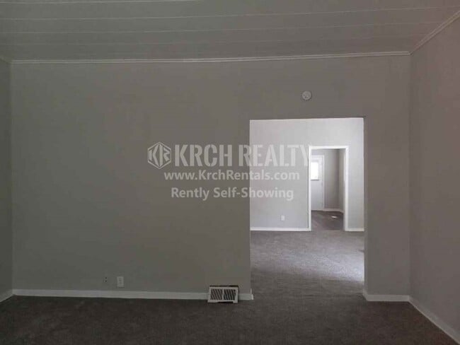 Foto del edificio - Nice 2 BD 1 BTH home with high ceilings an...