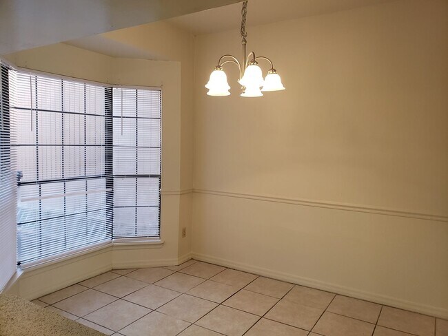 Foto del edificio - 3360 Eastwood Dr