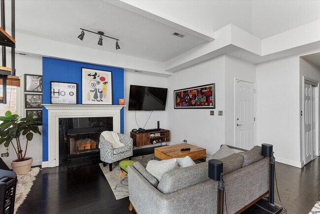 Photo - 1826 W Rice St Apartment