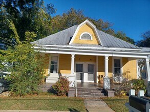 Building Photo - 403 Geneva St