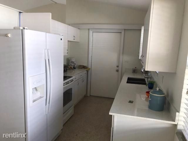 Building Photo - 2648 Middle River Dr