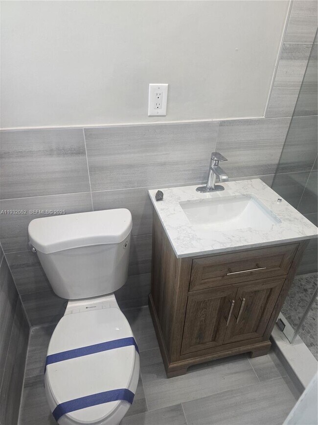 Foto del edificio - 3300 SE 6th St