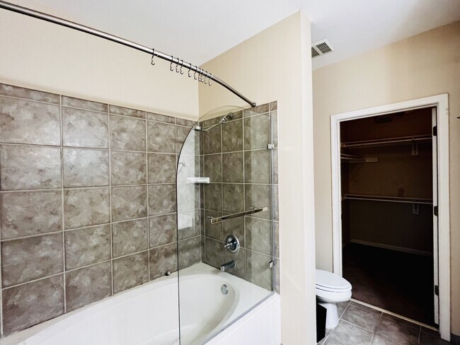 Foto del edificio - 495 S Front St - Unit#301