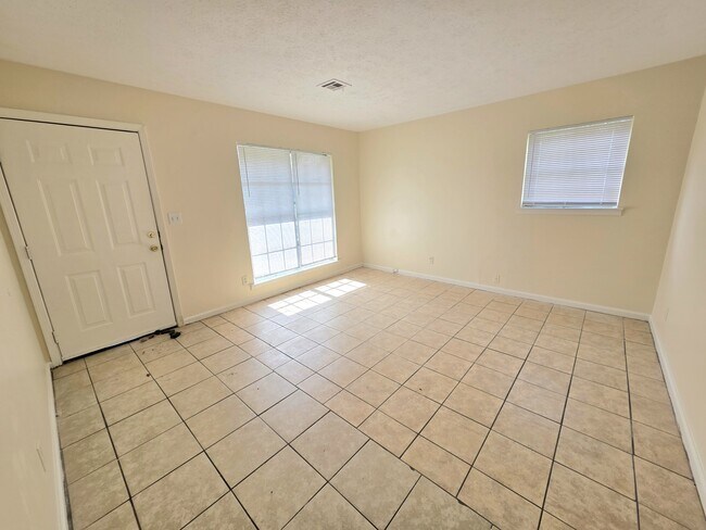 Building Photo - 408 Briarbrook Dr