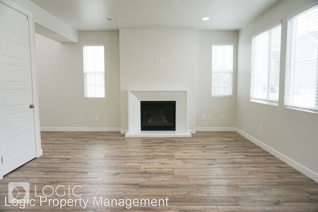 Foto del edificio - 3 br, 2.5 bath House - 856 W 2800 N
