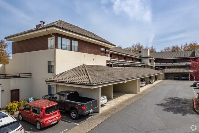 Foto del edificio - Landing Condominiums