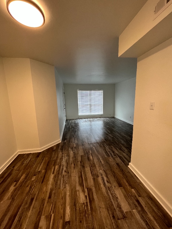 Building Photo - 2507 Airport Cir