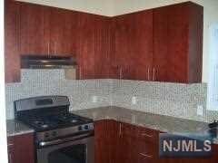 Building Photo - 683 Bloomfield Ave