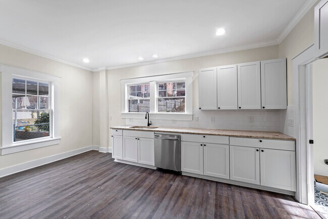 Kitchen - 1421 33rd St N