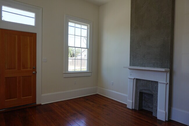 Building Photo - 2725 Iberville St