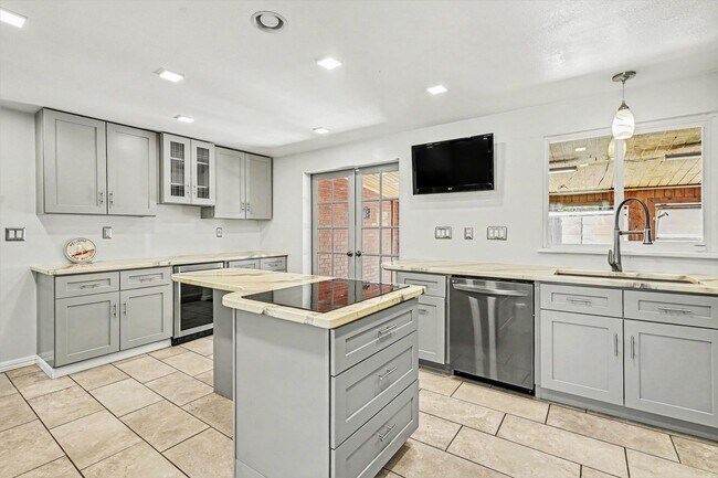 Foto del edificio - 6881 Fox Way