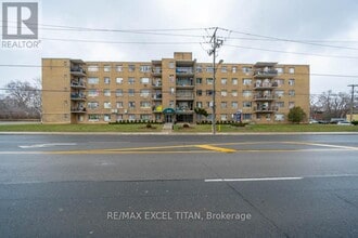Building Photo - 2895 Bathurst St