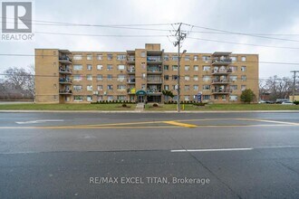 Building Photo - 2895 Bathurst St