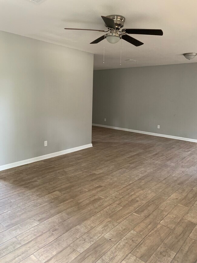Building Photo - 6554 Quilen Rd