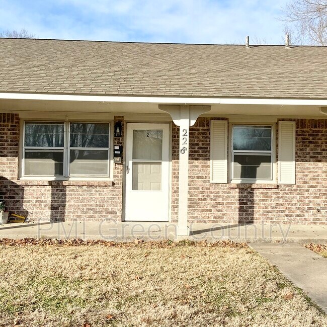 228 S Indianola St, Pryor, OK 74361 House Rental in Pryor, OK