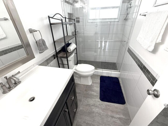 Foto del edificio - 2555 NE 11th St