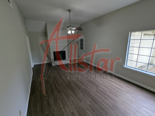 Building Photo - 6956 Maury Dr