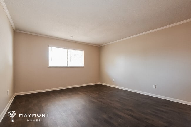 Building Photo - 916 Northern Oaks Terrace