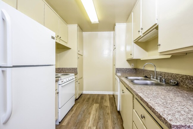 Building Photo - 3848 W 226th St
