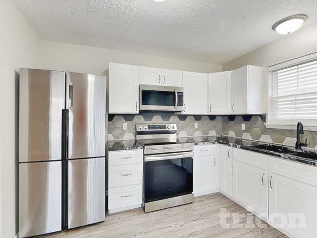 Building Photo - 1730 E Fork Dr