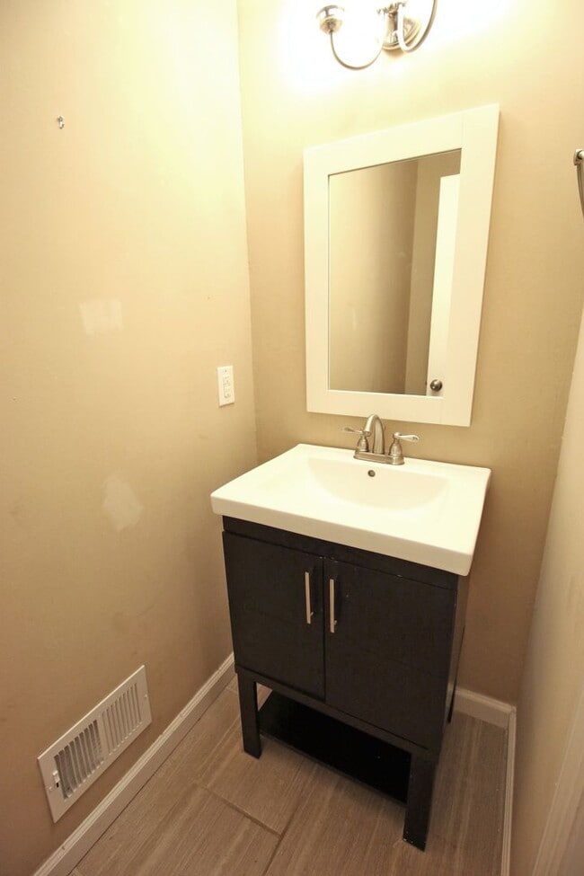 Foto del edificio - Fabulous 4 bedroom 2.5 bath Forest Acres home