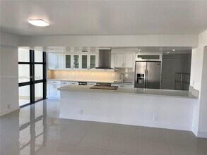 Building Photo - 1111 Crandon Blvd