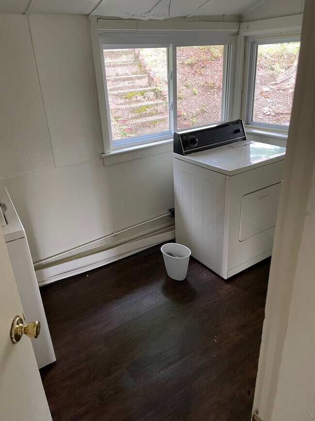 Lavadero - 23 Franklin Ave