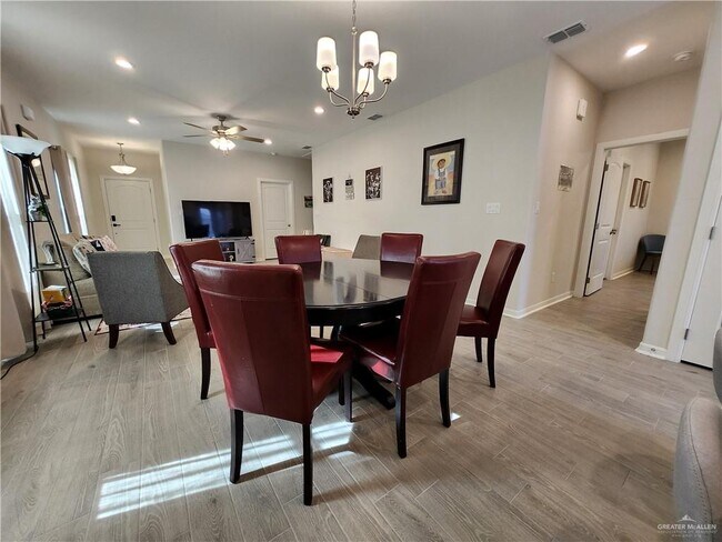 Foto del edificio - 12 N 34th Ln