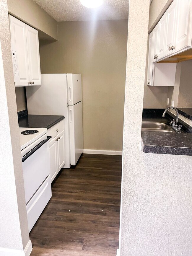 Foto del edificio - 2427 E 55th Pl