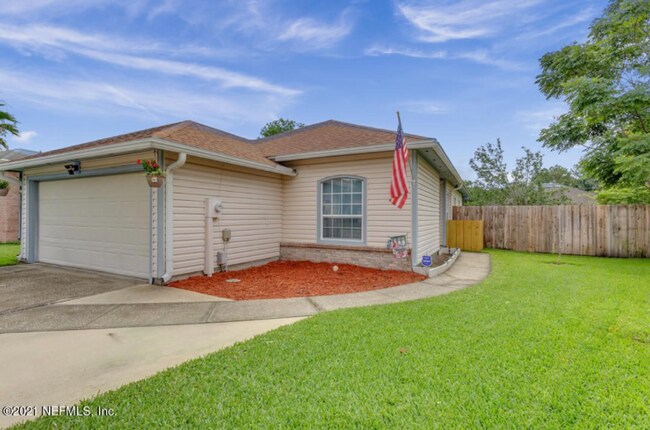 Building Photo - 1827 Wildwood Creek Ln