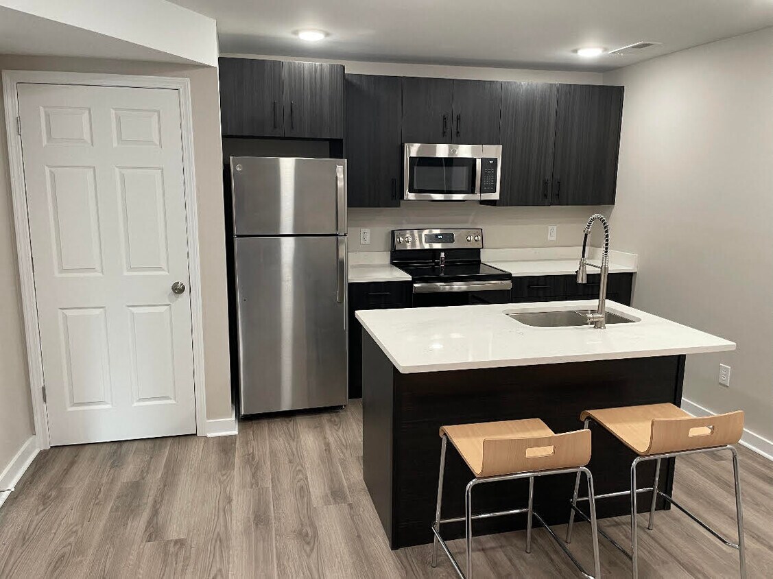 Kitchen - 748 Nellie Ave