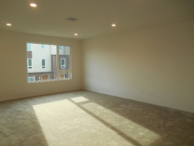 Building Photo - Located in Desirable Downey - 4 bedroom 3 ...