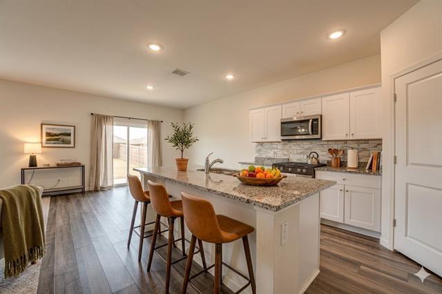 Building Photo - 767 Camden Dr