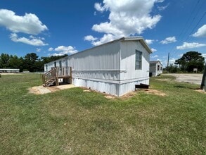 Building Photo - 310 Walker Ct