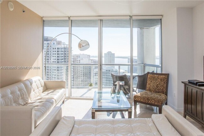 Foto del edificio - 475 Brickell Ave