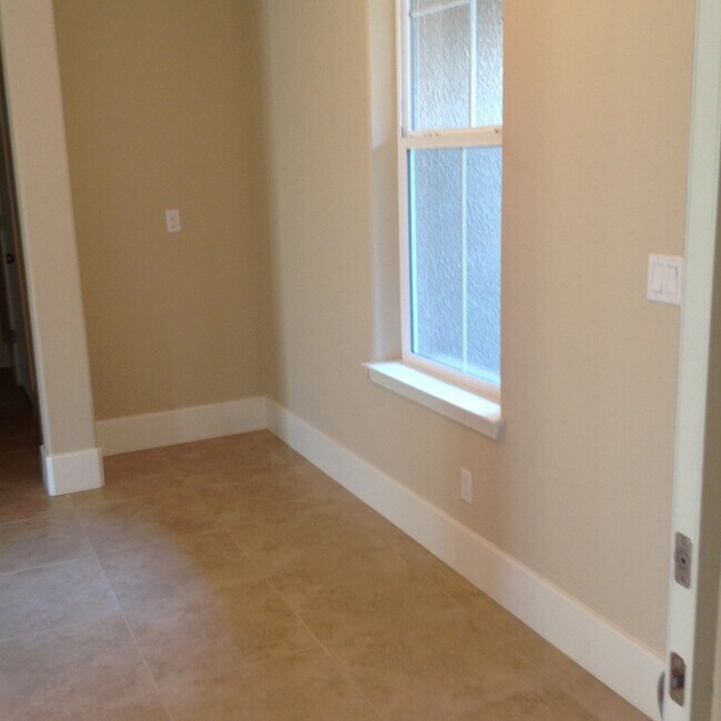 Foto del edificio - Gated Harlan Ranch Home for Lease