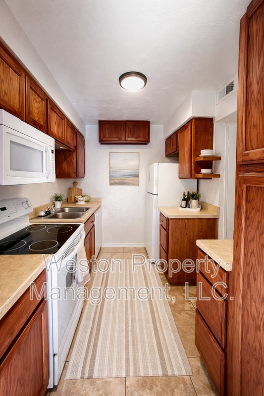 Building Photo - 6056 Northwest Expy