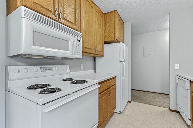 Building Photo - 4009 Heritage Hills Dr