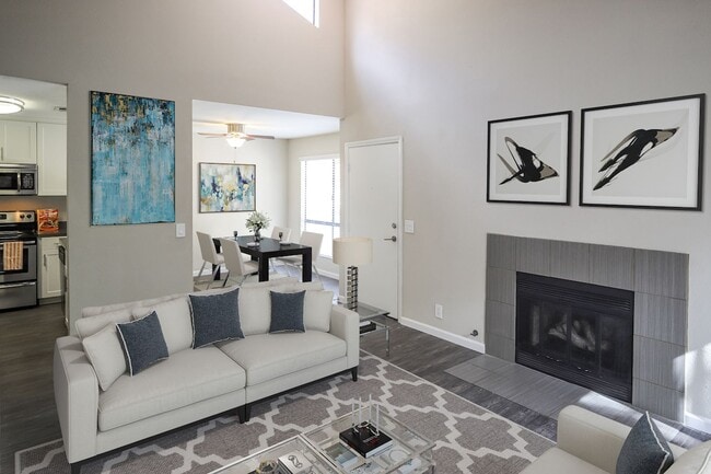 Interior Photo - Sommerset La Costa