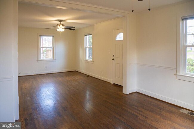 Building Photo - 3401 Groveton St
