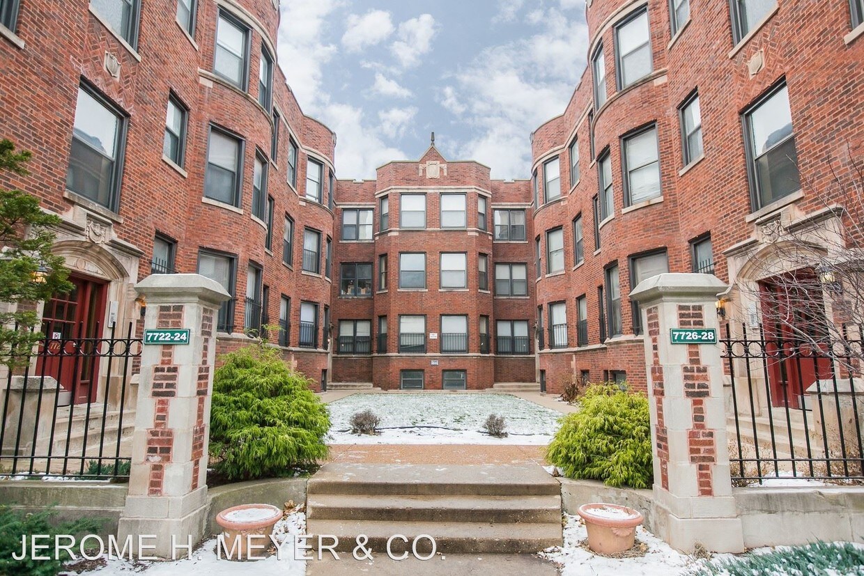 Primary Photo - 7722 N Marshfield Ave
